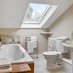 Uk45895 - Cross House *