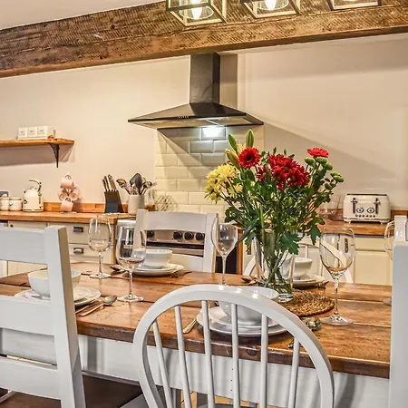 Uk45895 - Cross House *