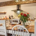 Uk45895 - Cross House *
