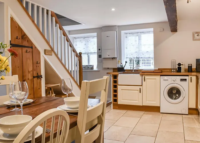 Uk45895 - Cross House *