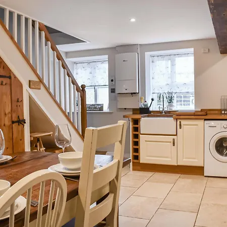 Uk45895 - Cross House *